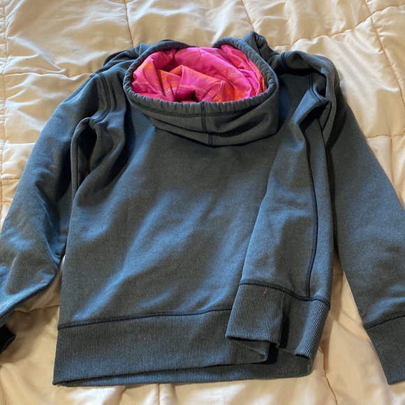 Under armor sweatshirt - Picture 2 of 2